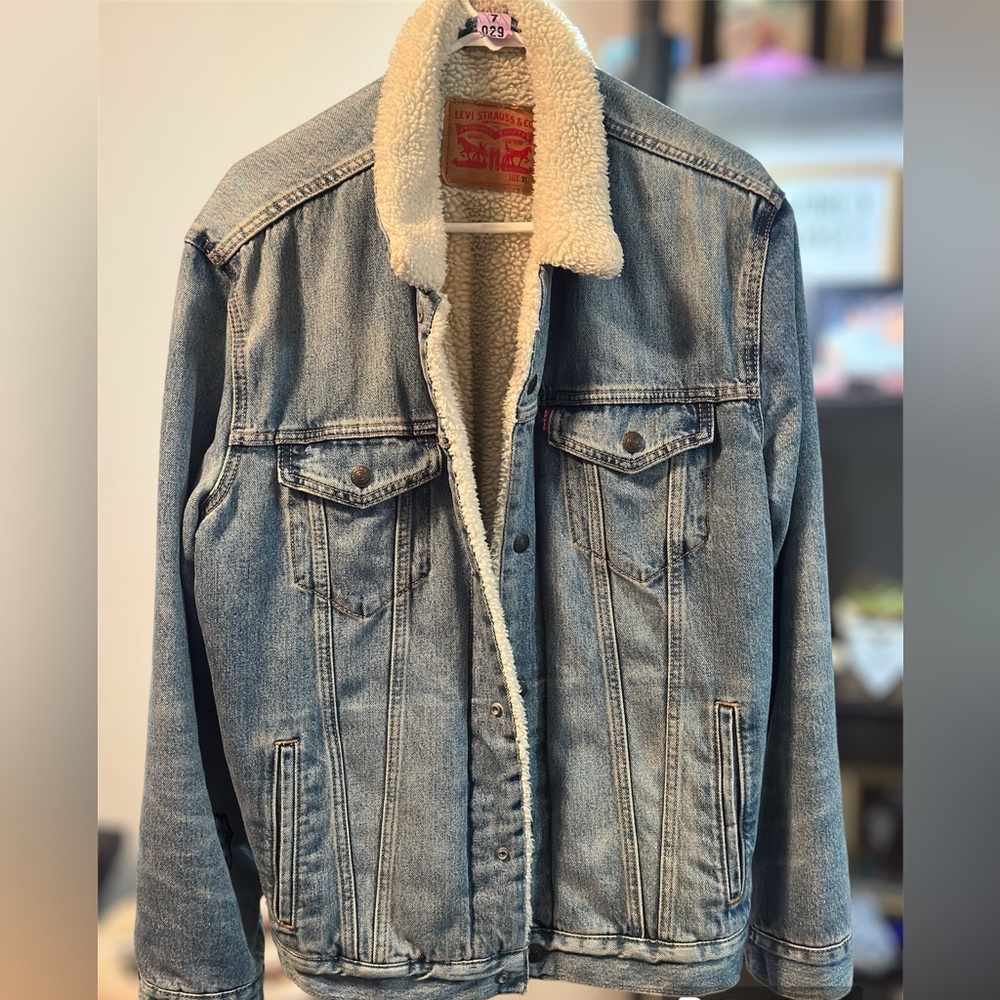 Levi’s Denim sherpa lined trucker jacket - men’s XL